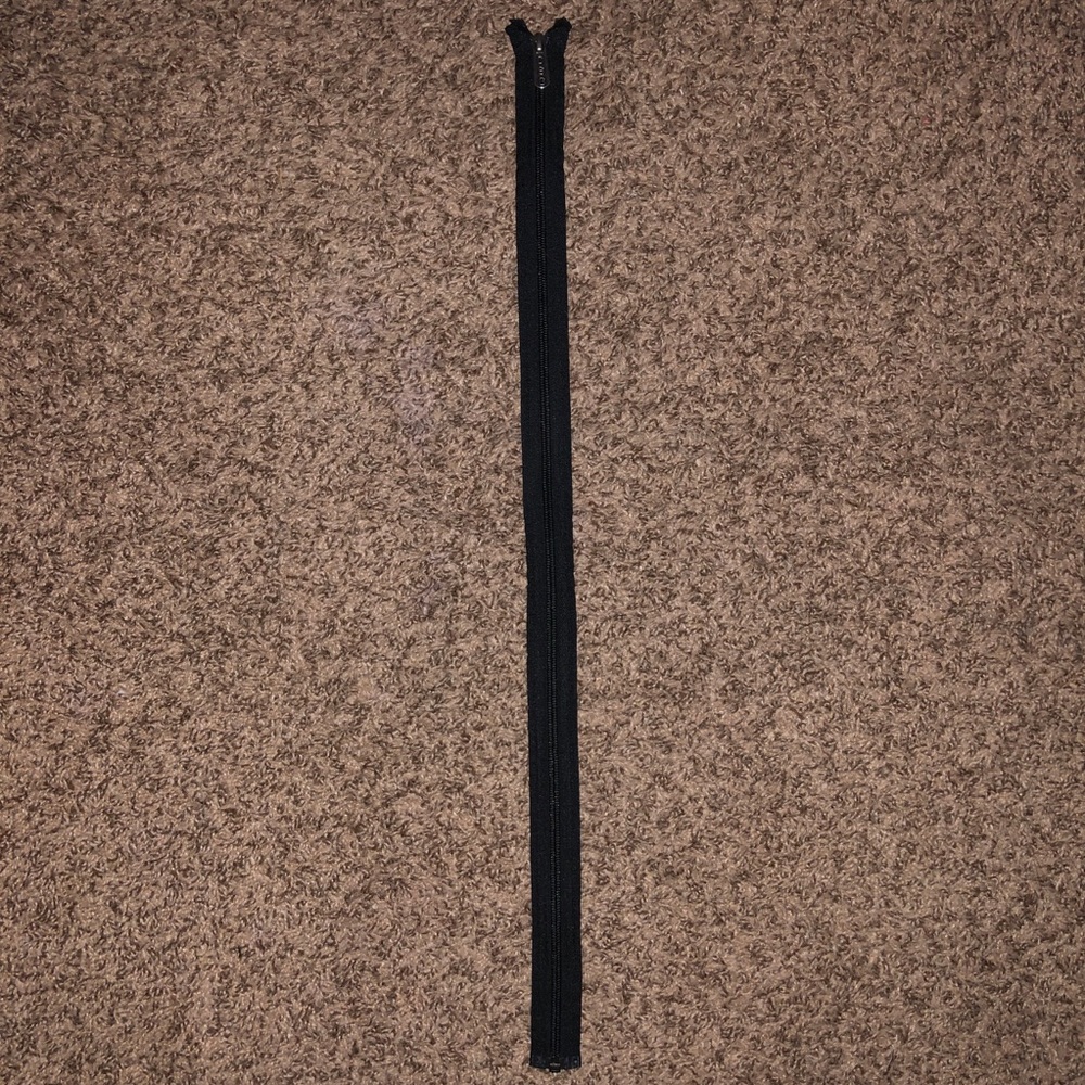 CSG Black Silver 27 inch Zipper